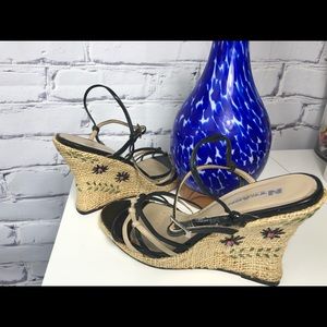 Vintage Nygard wedge black and beige leather.Sales